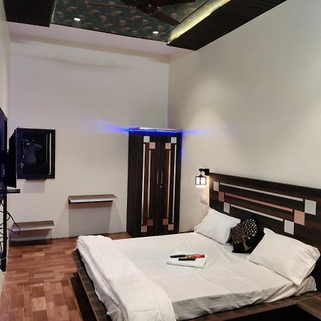 Keshav Hotel Farrukhabad Exterior photo