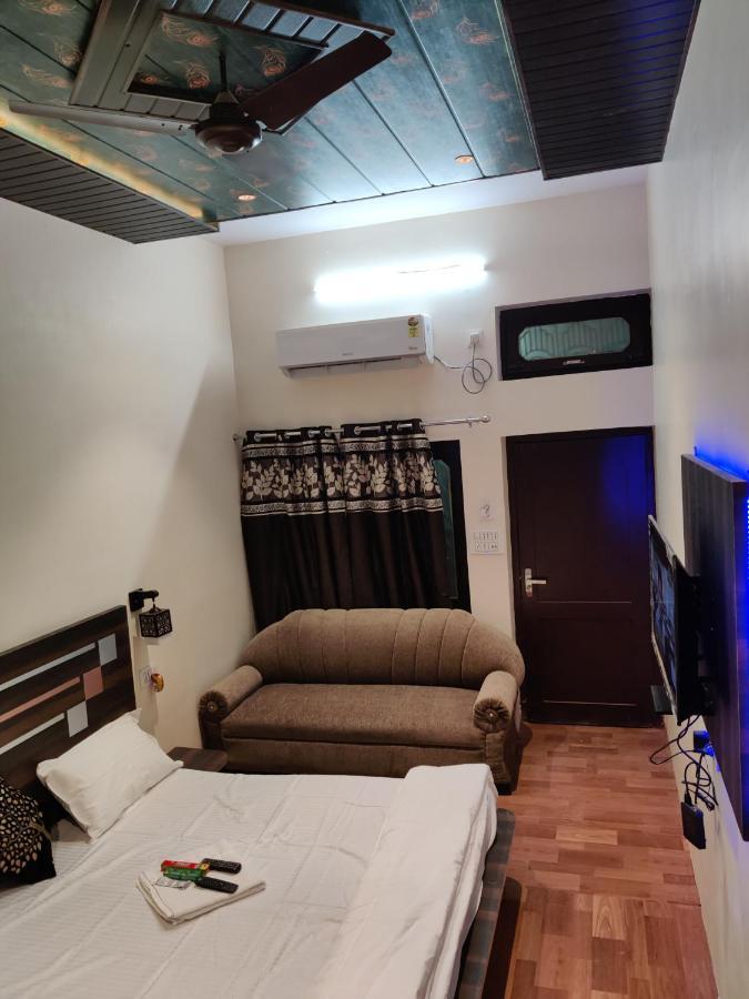 Keshav Hotel Farrukhabad Exterior photo