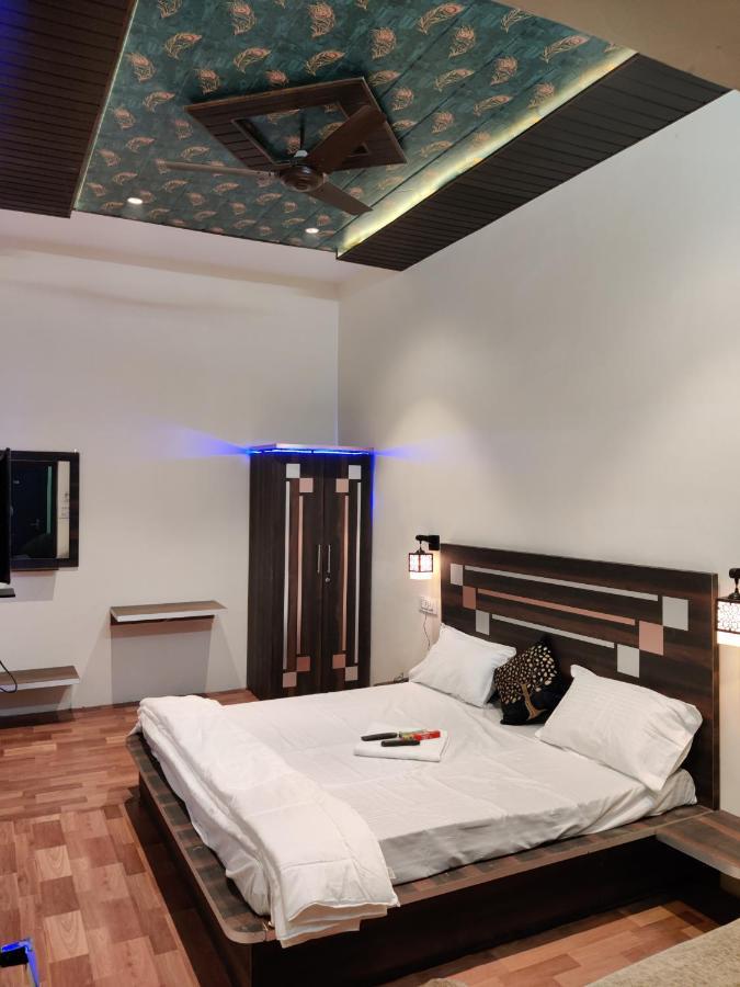 Keshav Hotel Farrukhabad Exterior photo