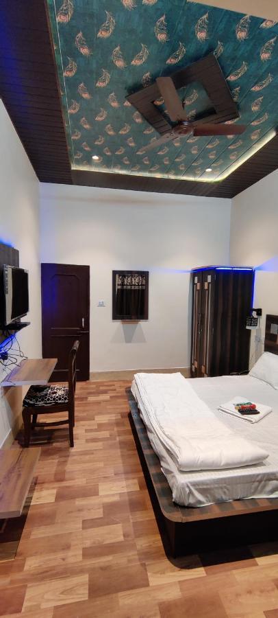 Keshav Hotel Farrukhabad Exterior photo